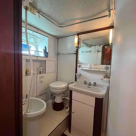 Admiral 18s Sea Panther Yacht,malta Botel *