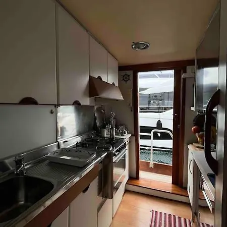 Botel Admiral 18s Sea Panther Yacht,malta *